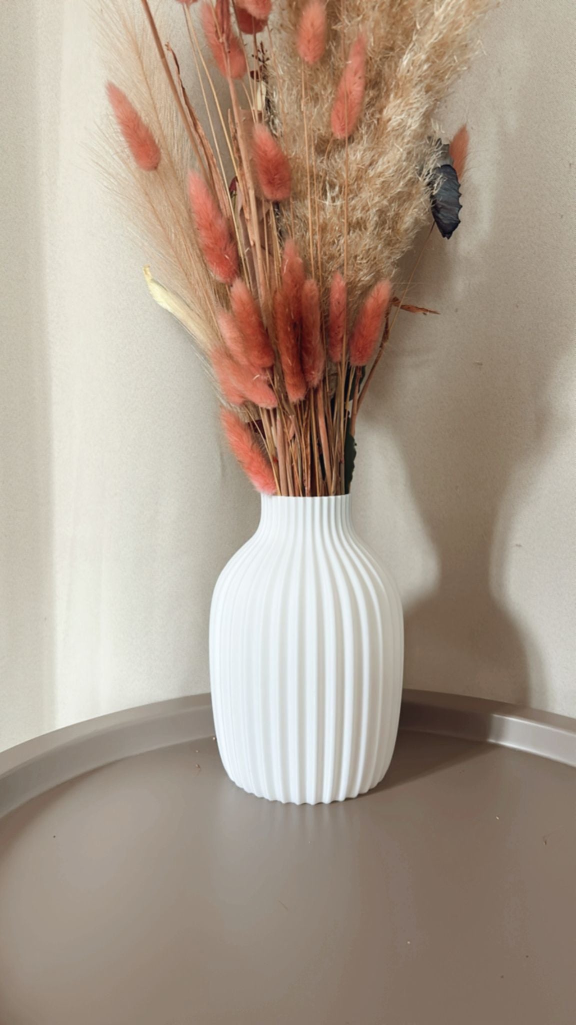 Modern style vase