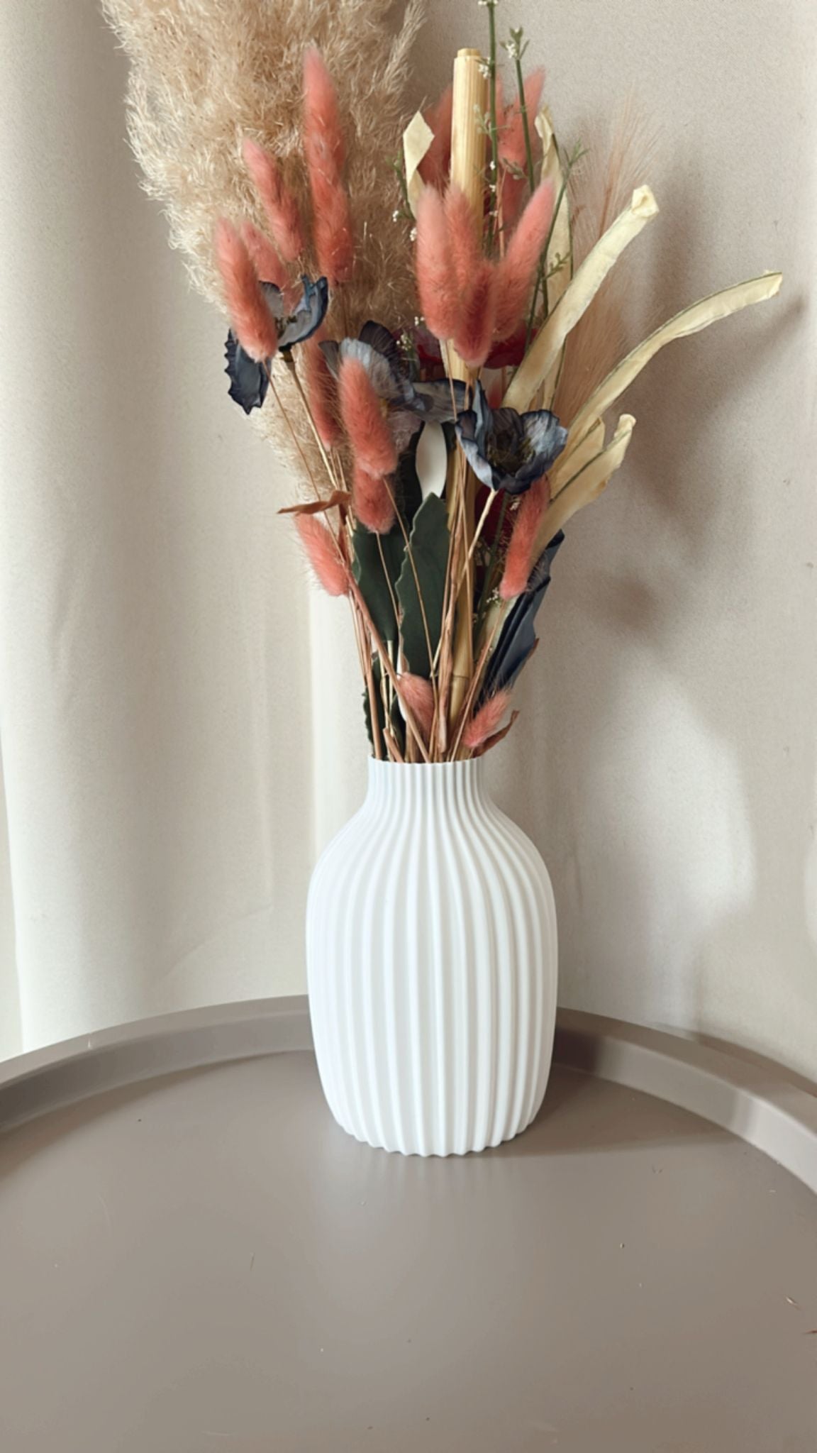 Modern style vase