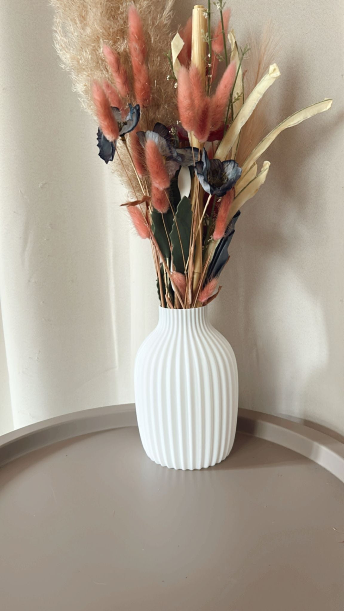 Modern style vase
